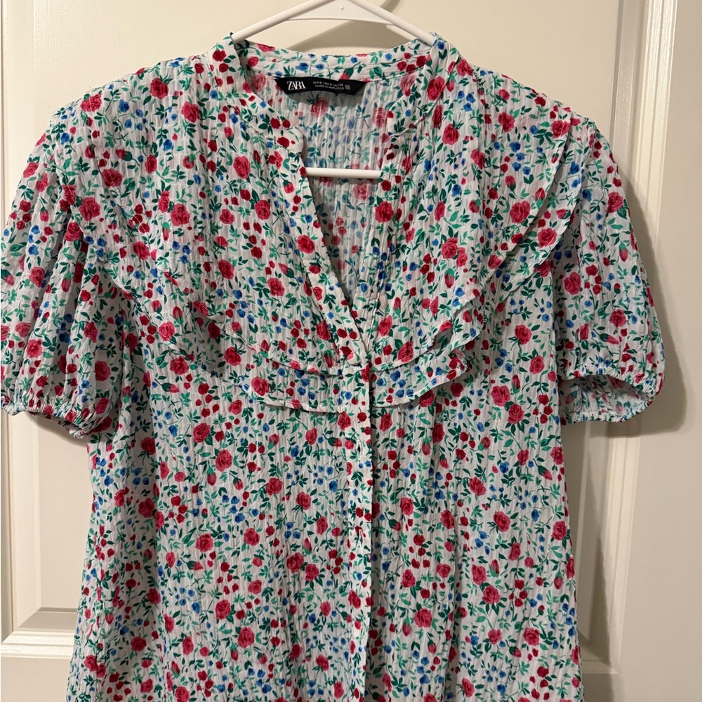 Zara Multicolor Floral Blouse with Puff Sleeves